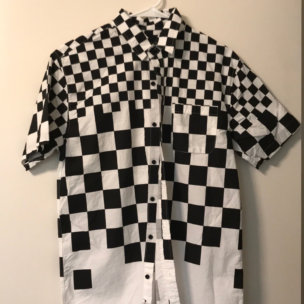 SHOUTHOUSE Checkered Short Sleeve Button Up
